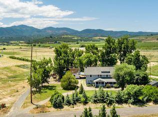 243-245 S Stage Rd, Medford, OR 97501