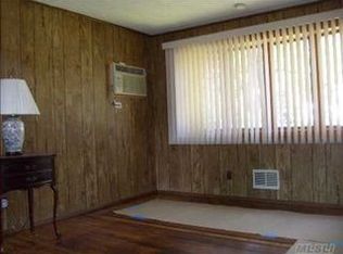 462 Old Farmingdale Rd, West Babylon, NY 11704