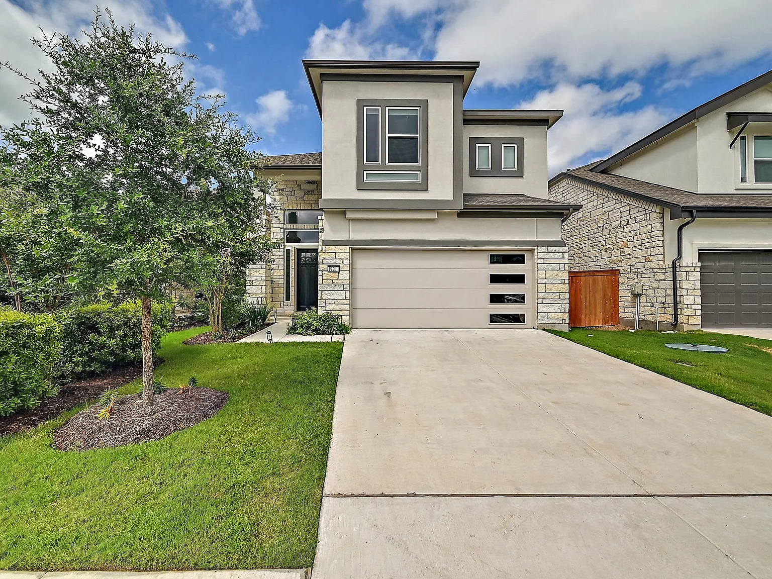 5 bed, 4.0 bath, 2801 sqft, $4,900 — Photo 2