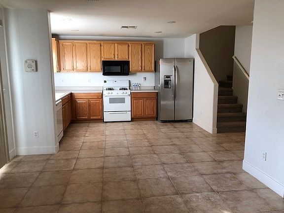 5th image of 1291 Golden Apple St