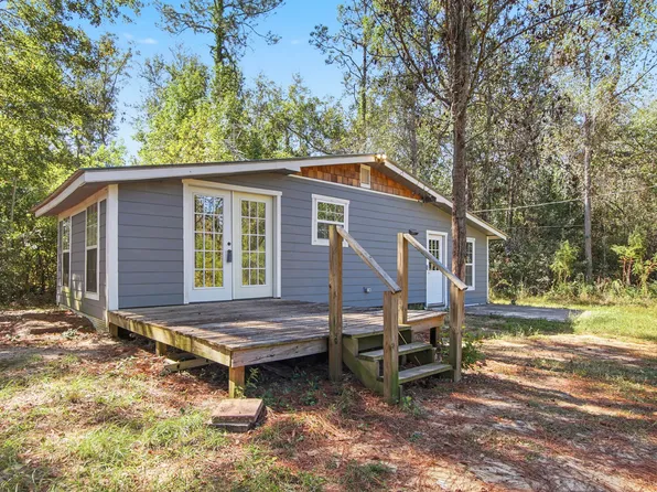 905 Joshua Dr, Chipley, FL 32428