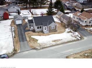 16 Candia St, Auburn, ME 04210