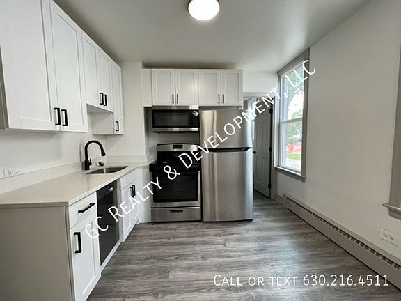 3rd image of 123 N West St Unit 1R
