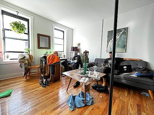 2nd image of 2111 Beekman Pl APT 5B