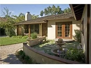 1489 Glenwood Ave photo 1