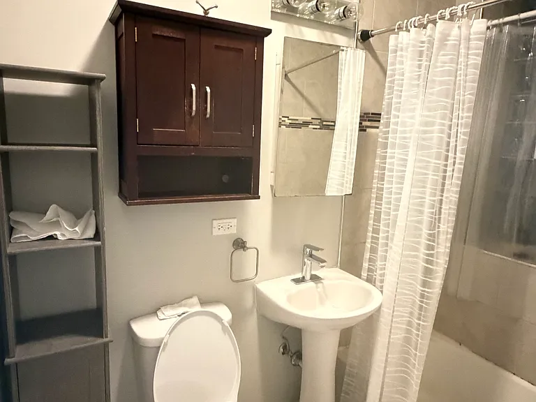 5309 W Henderson St #G — Photo 12