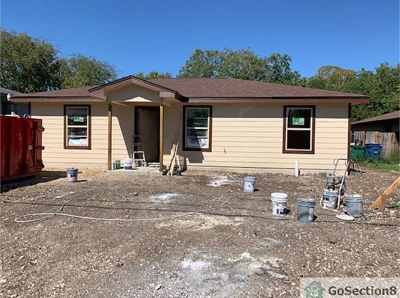 1st image of 151 Ferris Ave