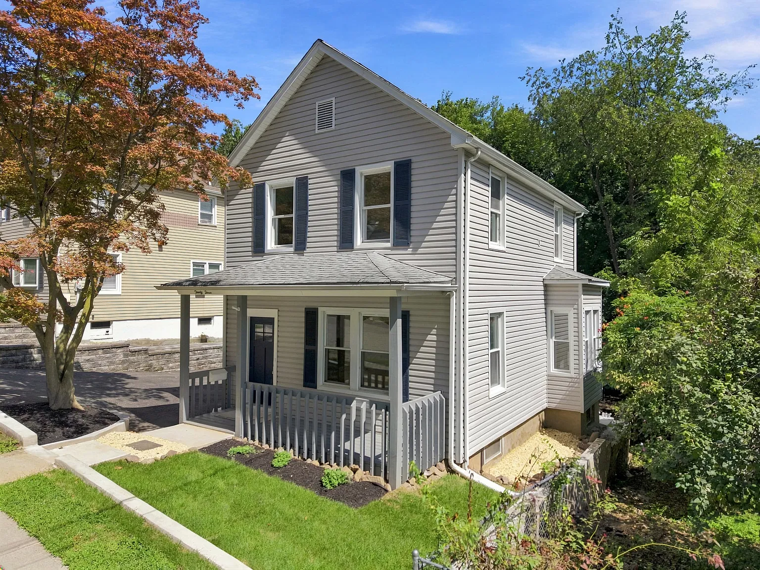 3 bed, 1.5 bath, 1400 sqft, $3,900 — Photo 2