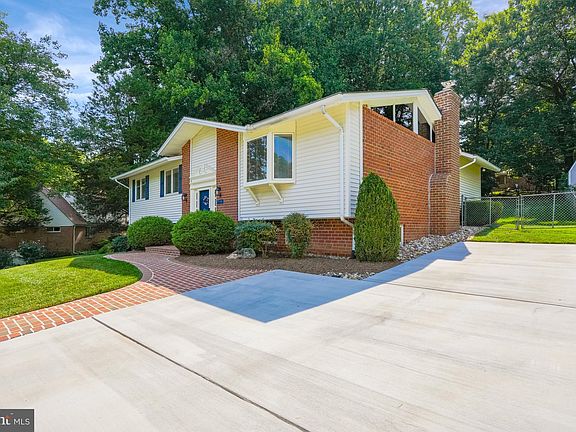 5th image of 5219 Pommeroy Dr