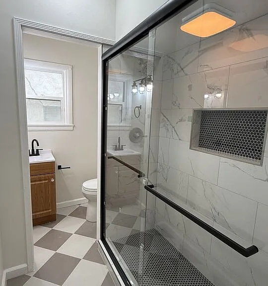 44 Rose Ave — Photo 3