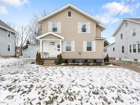 217 Summit St SE, North Canton, OH 44720