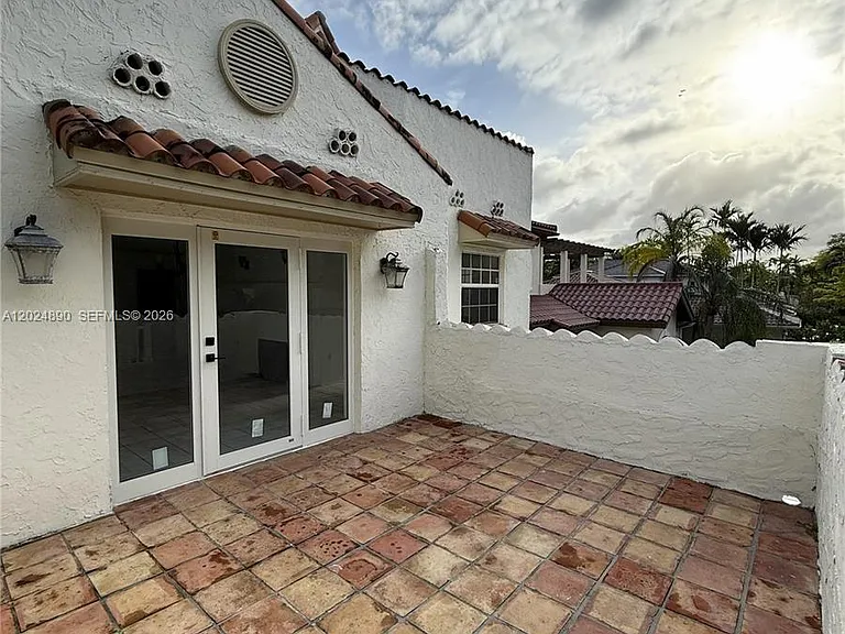 502 Madeira Ave #A — Photo 5
