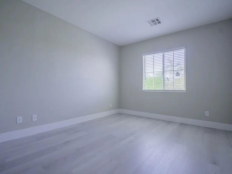 9050 Toast Ave — Photo 18