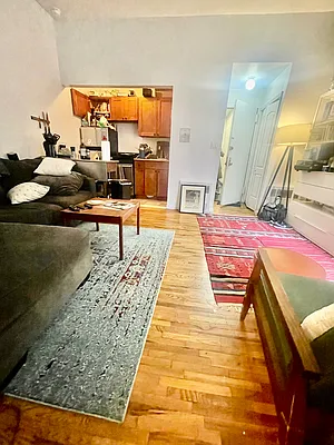 Rented by SIMPLR | media 12