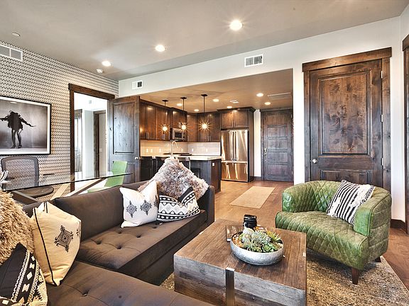 3rd image of 3703 Blackstone Dr #204