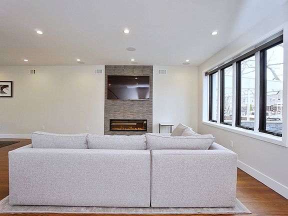 4th image of 4331 Bedford Ave
