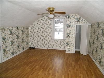 5th image of 1900 Hollis Ave