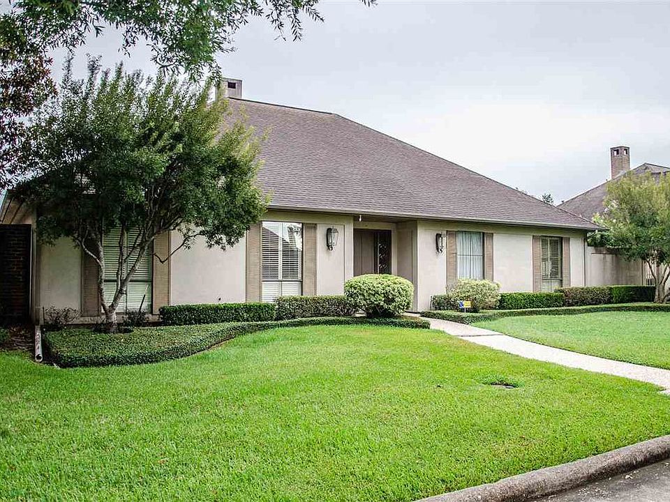 1st image of 9 Bellchase Gardens Dr