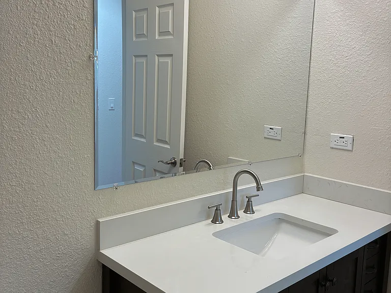 Pacific Village Apartments — Photo 9