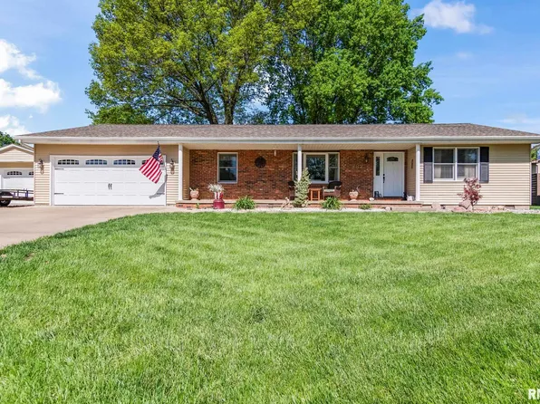 82 Stony Creek Dr, Chatham, IL 62629