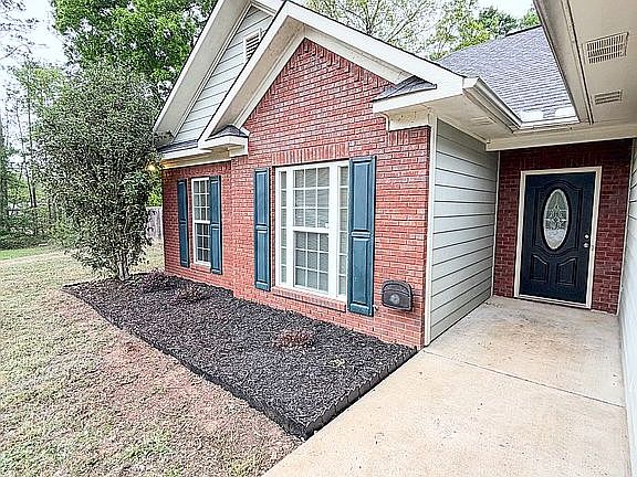 3rd image of 230 Lee Road 2157