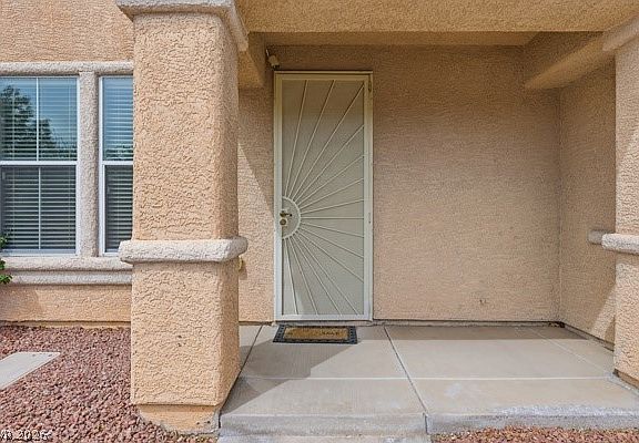 3rd image of 921 Trinity Pond Cir