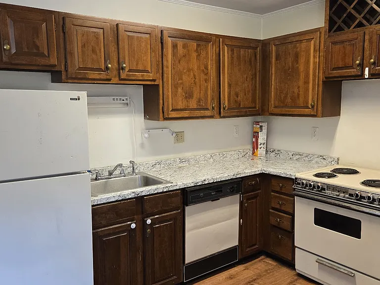 24 Main St #1 — Photo 2