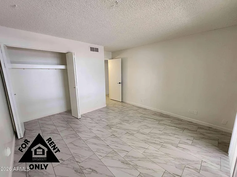7132 W Wolf St — Photo 7