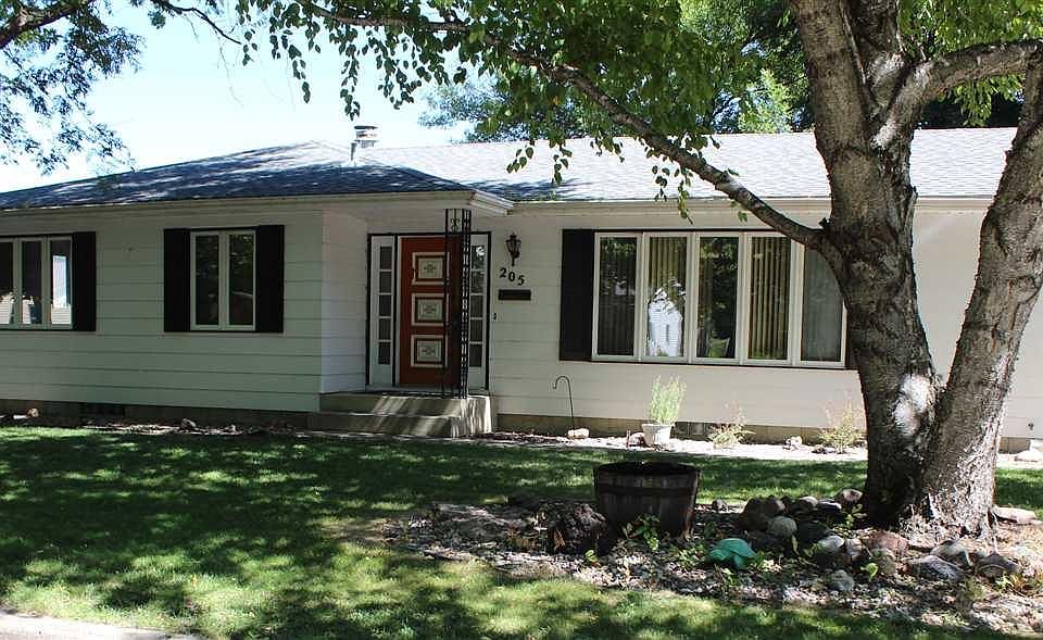 1st image of 205 Viking Ave