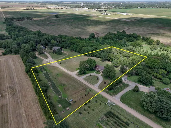 808 NW 4th Ave, Harper, KS 67058