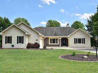 N102W17599 Stoneridge Dr, Germantown, WI 53022