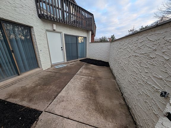 2nd image of 1071 Lancaster Blvd APT 13