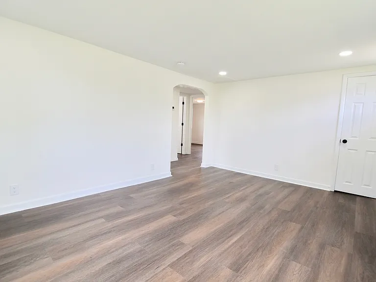 10169 Locust St — Photo 2