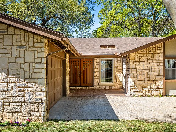 4th image of 15721 Mapleview Cir