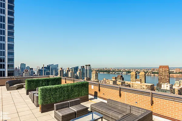 Sold by Brown Harris Stevens | media 26