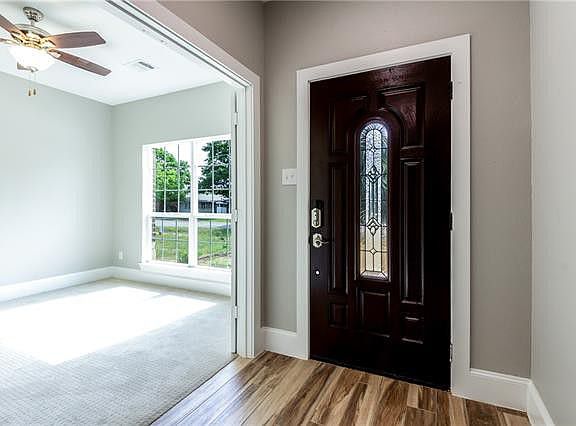 3rd image of 119 West Shr