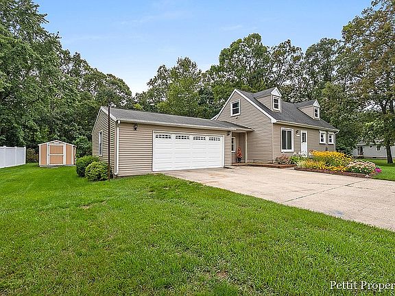 3rd image of 10702 Settlewood Dr SE