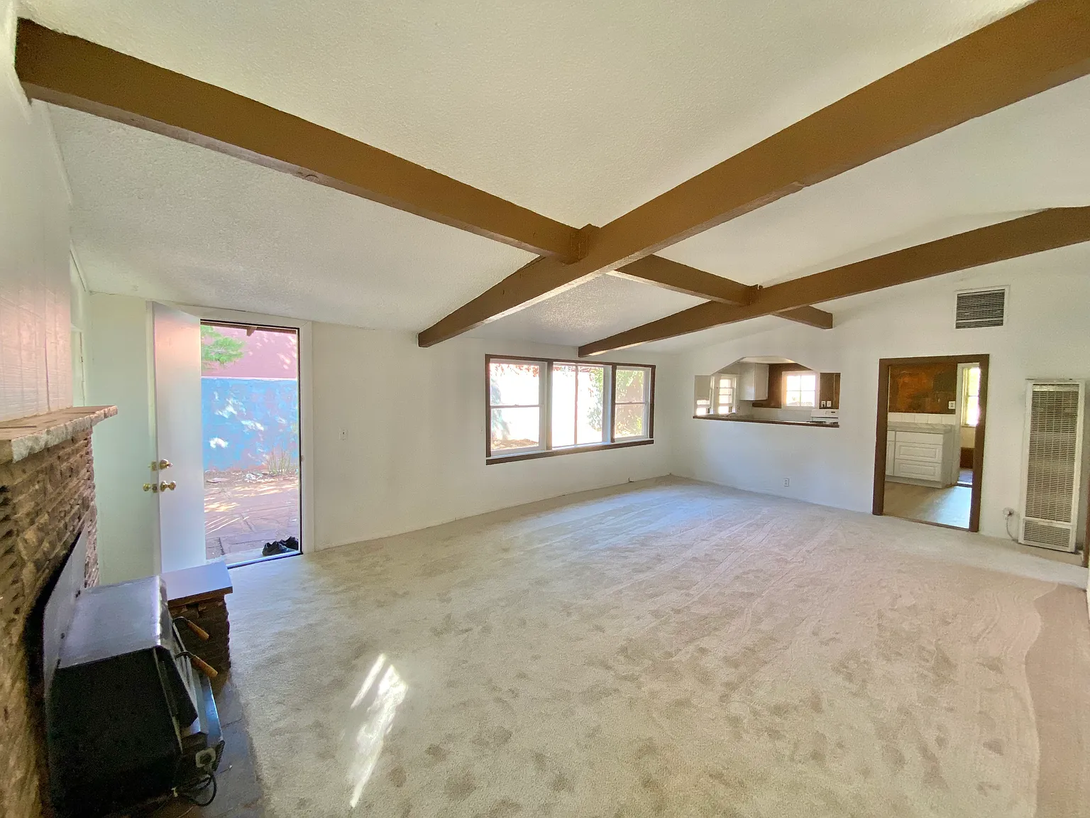 2 bed, 1084 sqft, $2,250 — Photo 1