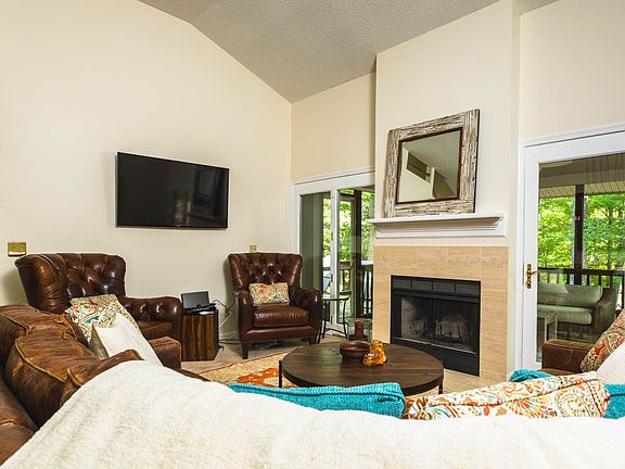 4th image of 2654 Mountain Dr