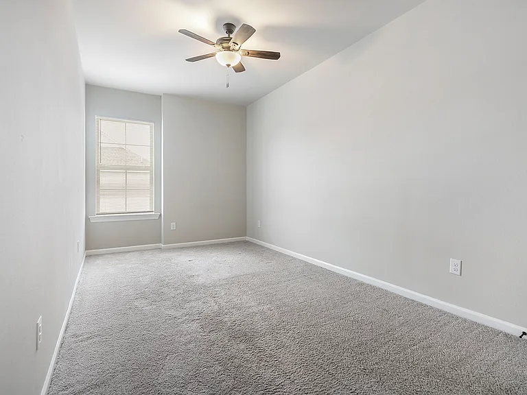 5615 Stuga Dr — Photo 10