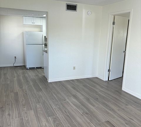 5th image of 159 NE Monroe Cir N #14