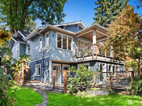 3825 NE 115th Street, Seattle, WA 98125