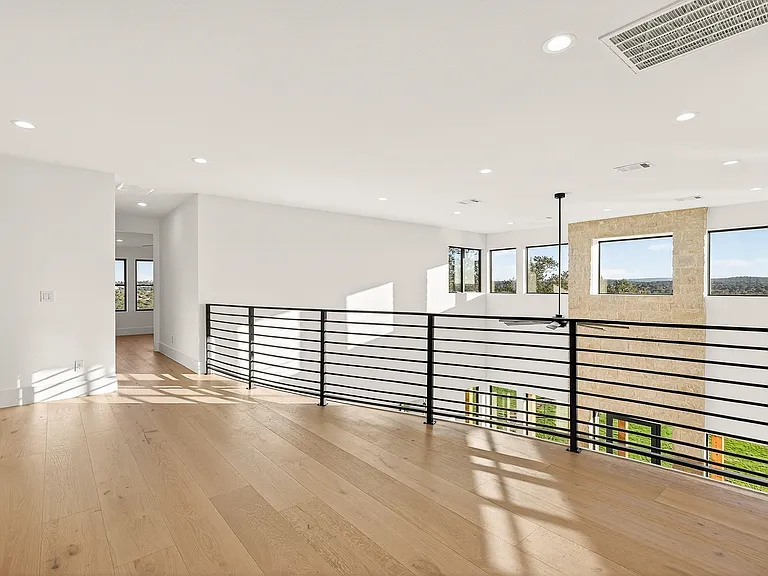 402 Emerald Way — Photo 27