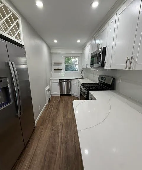 1120 50th St #8 — Photo 10