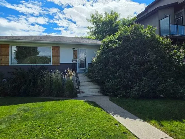 2515 NE Cochrane Rd NW, Calgary, AB T2M 4H8