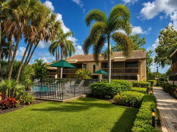 3033 Willow Green Dr #10, Sarasota, FL 34235