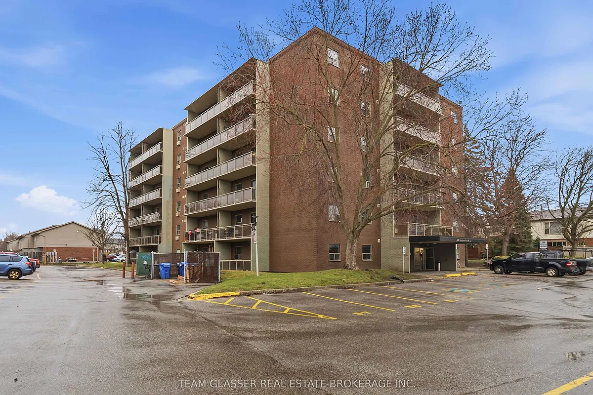 Building Photo - 746 Fanshawe Park Rd E #401