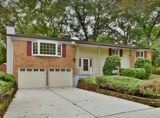 63 N Fosket Dr, Palatine, IL 60074