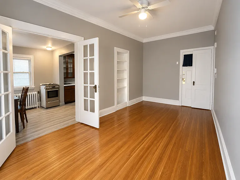 28-30 Park Ave #3 — Photo 2