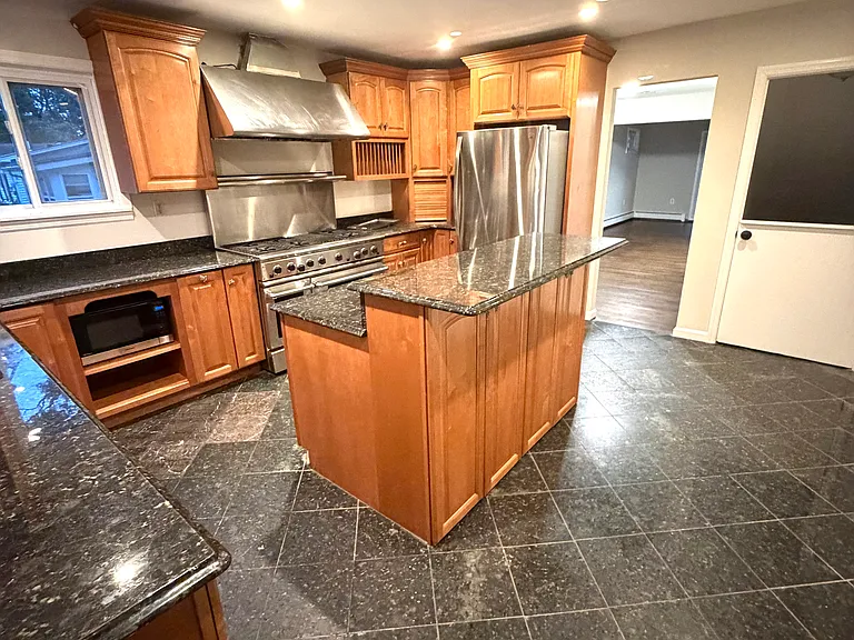 675 Mantoloking Rd — Photo 10